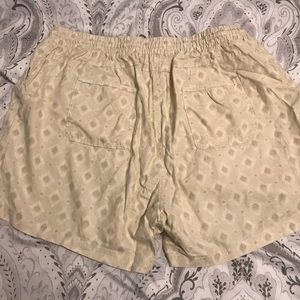 Pull on shorts with drawstring